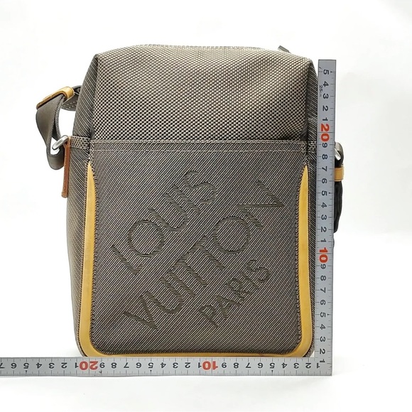 LOUIS VUITTON TERRE DAMIER GEANT CITADIN MESSENGER BAG - Picture 2 of 8